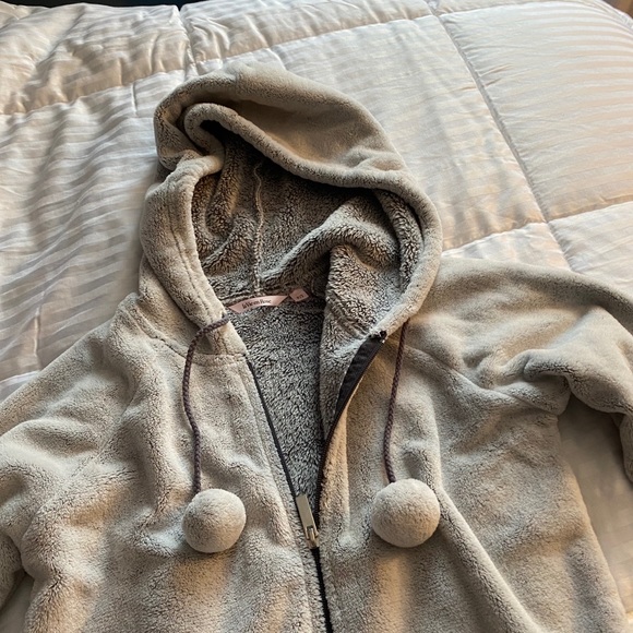 Sweater - Picture 3 of 3